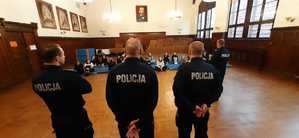 Policjanci na spotkaniu z młodzieżą