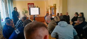 policjanci w trakcie doskonalenia zawodowego
