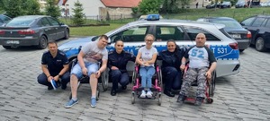 Policjanci na spotkaniu z podopiecznymi kętrzyńskiego domu wsparcia
