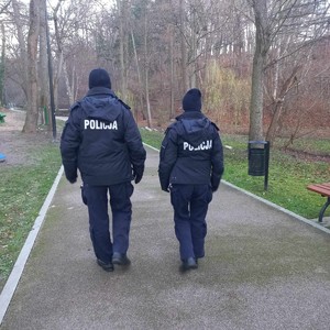 Policjanci podczas patrolu pieszego