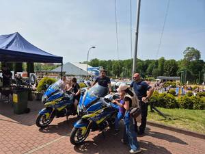 Policjanci na festynie rodzinnym