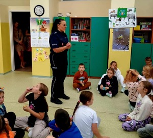 Policjanci na spotkaniu z dziećmi