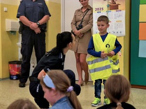 Policjanci na spotkaniu z dziećmi