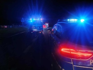 Służby ratunkowe na miejscu wypadku drogowego