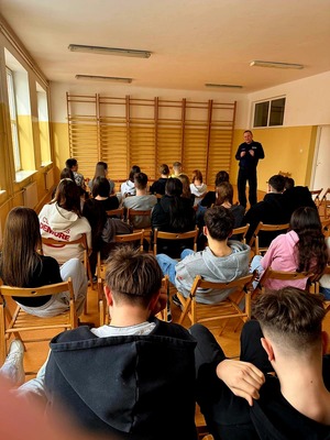 spotkanie policjantów  z młodzieżą w Reszlu